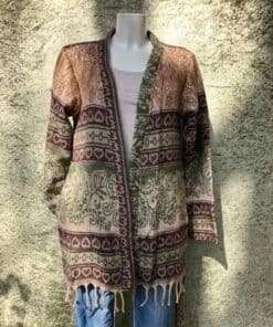 Warm Indiaans shawl vest