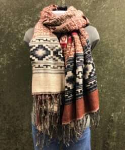 Grote warme sjaals uit india, gebruik ze als dekentje of omslagdoek, als yogadekentje of op reis.