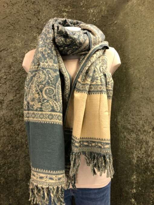 Grote warme sjaal uit India, in prachtige kleuren en patronen. Superwarm en groot, ook heerlijk als dekentje op de bank of als omslagdoek