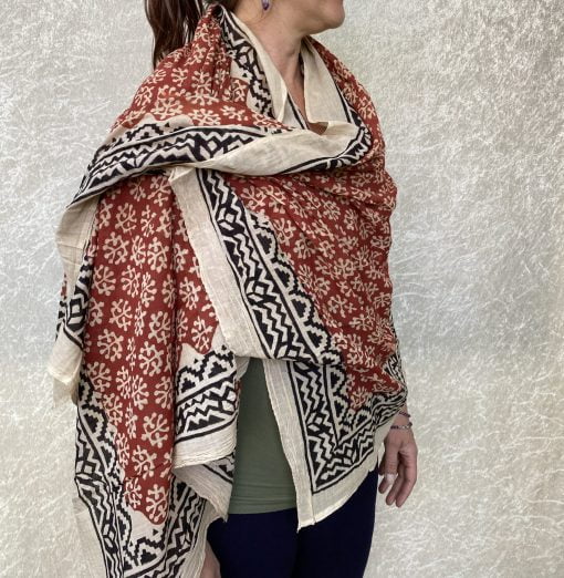 Handgestempelde blockprint sjaals uit India. Elk artikel is volledig met de hand bedrukt en dus uniek.