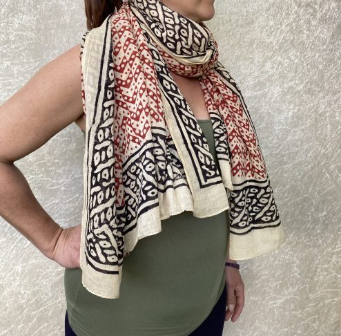 Originele handbedrukte blockprint sjaals uit India. Gemaakt met de blockprint methode, een eeuwen-oude techniek waarbij met houten stempels de stof bedrukt wordt.