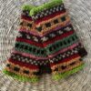 Met de hand gebreide polswarmers uit Nepal. Ook wel vingerloze handschoenen genoemd. Honderd procent wol en gevoerd met goed isolerende fleece. Elk paar is uniek want handwerk! Geschikt voor dames en heren.